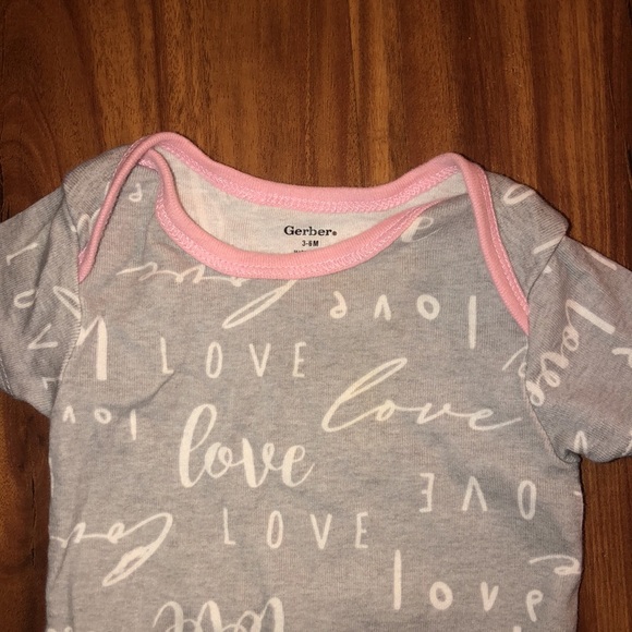 Love onesie - Picture 2 of 4